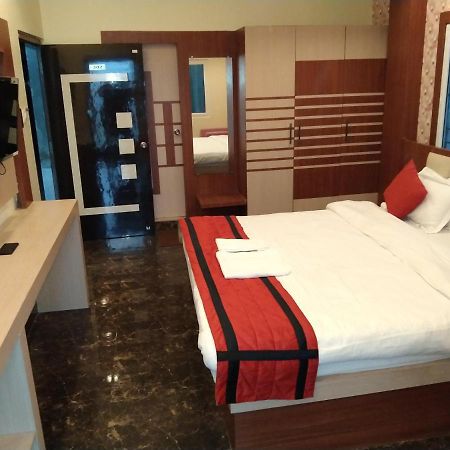 Hotel Delight Deluxe Pipra Dewās Exterior photo