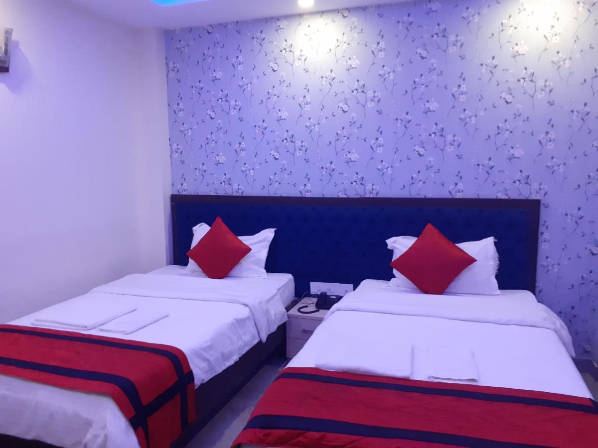 Hotel Delight Deluxe Pipra Dewās Exterior photo