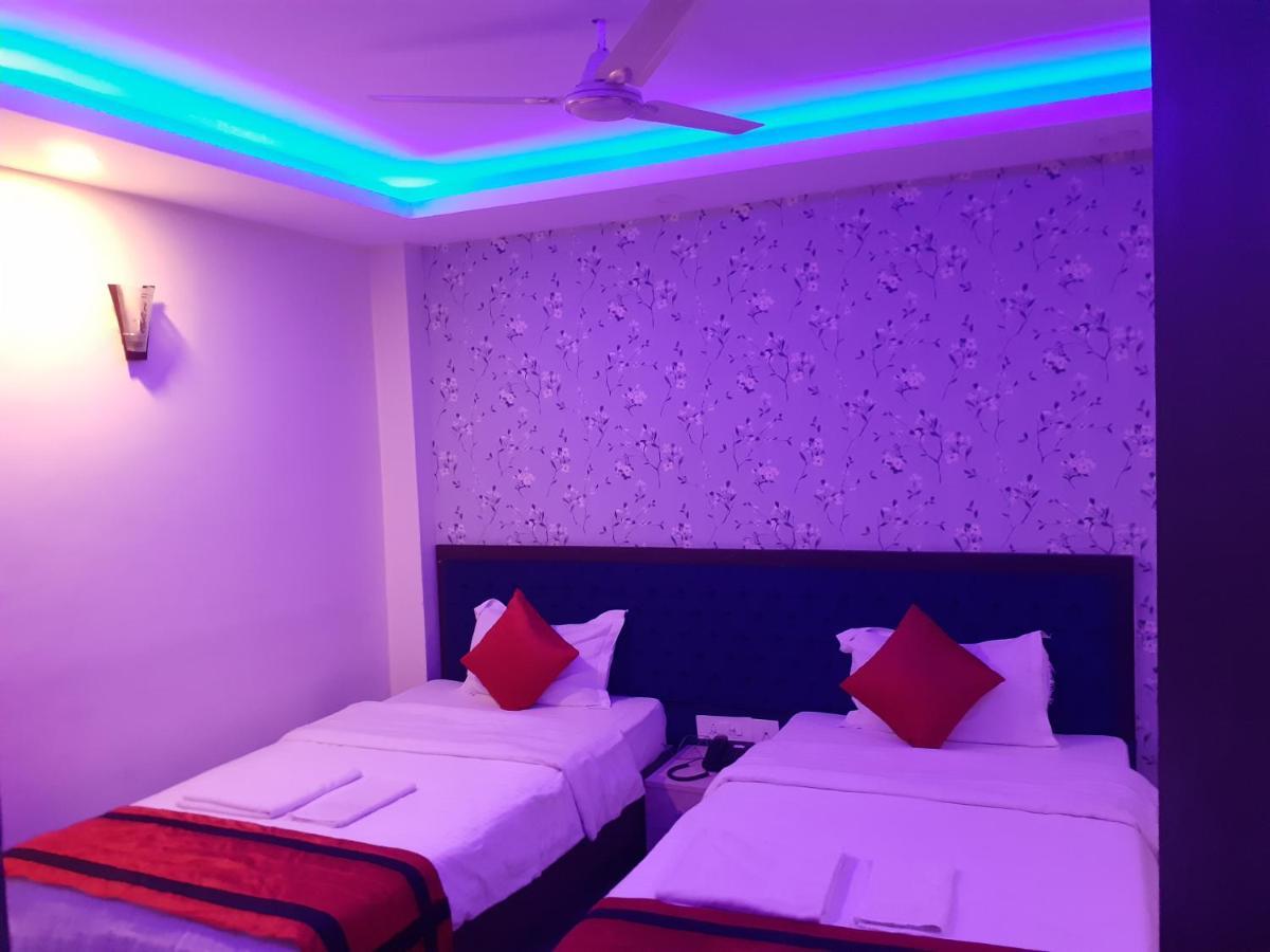 Hotel Delight Deluxe Pipra Dewās Exterior photo
