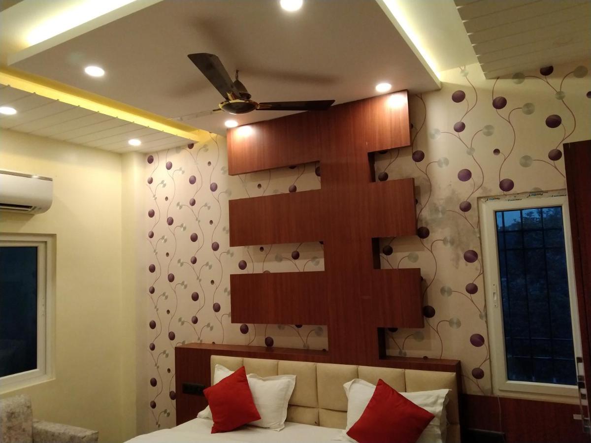 Hotel Delight Deluxe Pipra Dewās Exterior photo