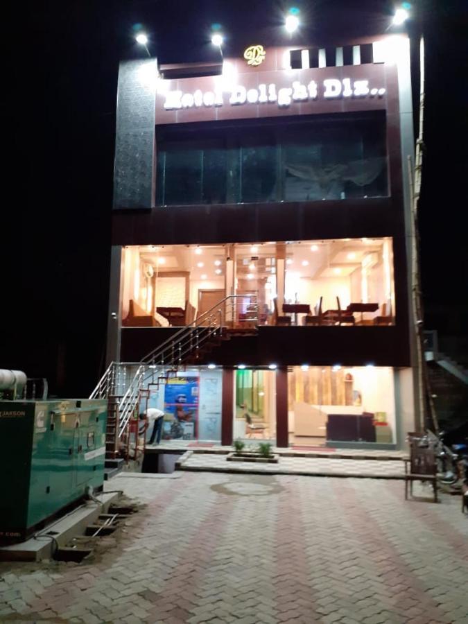 Hotel Delight Deluxe Pipra Dewās Exterior photo